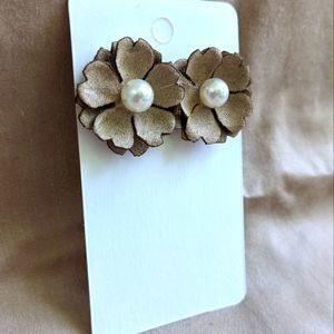 🛍 Fabric Flower Stud Earrings.
